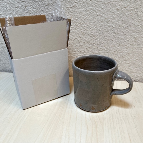 Mug. Celedon Glaze on Stoneware. Wheel Thrown. Salt Firing. Lovely. - Picture 6 of 6